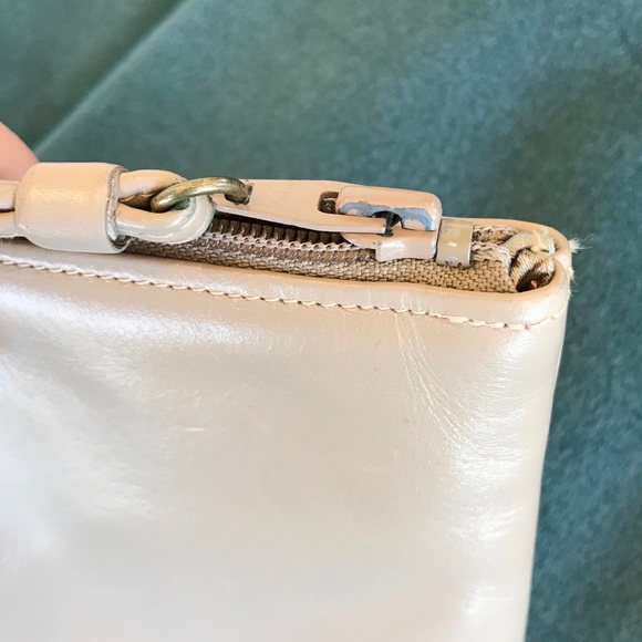 ❌SOLD❌Leather Rose Wristlet - Picture 5 of 8